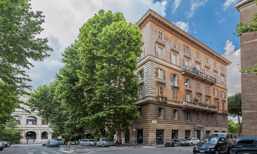 Colosseum Corner Рим Экстерьер фото